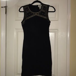 Black sleeveless dress